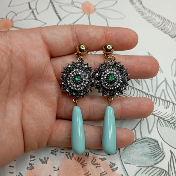 ✨NEW CRYSTAL EARRINGS COLLECTION✨ Earrings - Picture 15 of 15